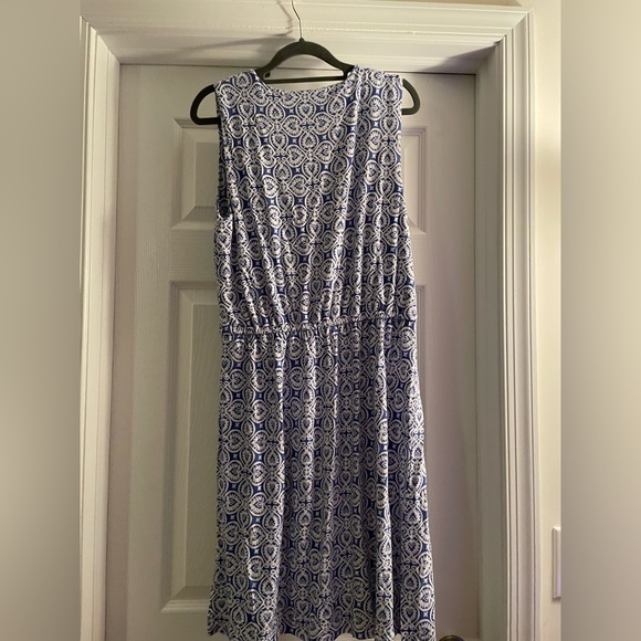 Vineyard vines dress - Picture 2 of 3